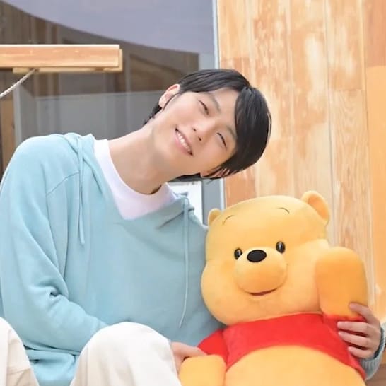 羽生結弦さんの「特別な衣装」を着た「くまのプーさん」がついに誕生