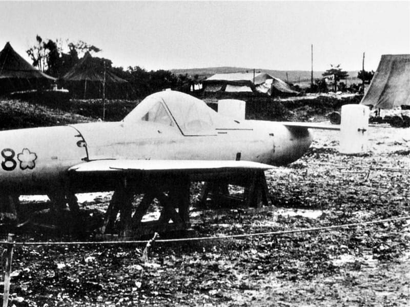 写真】「神風特別攻撃隊」が初めて敵艦に突入してから今年でちょうど80