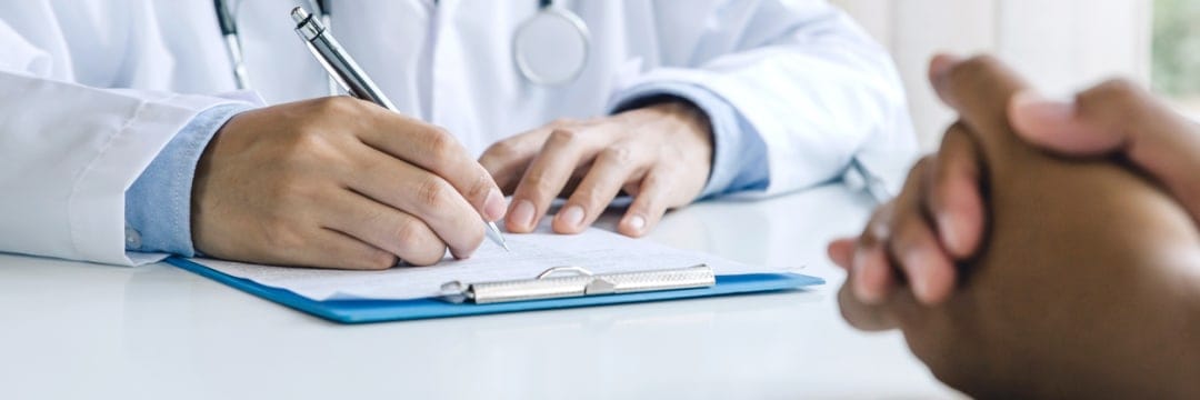 医者の嘘 　命の値段が決まる時　看とる　大学病院で母はなぜ死んだか　医療問題ガン 死因はがんでいいですね」医師は奇妙な質問をした…母はなぜ死んだのか